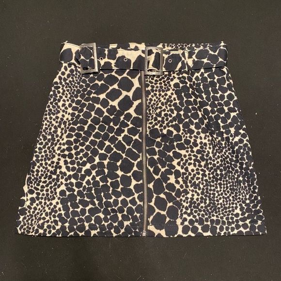 Topshop Belted Buckle Mini Skirt In Animal Print Black Cream, Size 8, MSRP $60 - Picture 3 of 11